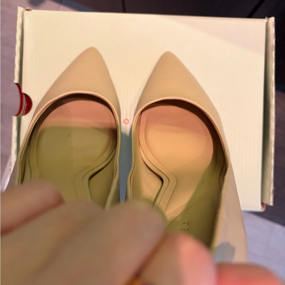 Ted Baker London Beige Pointed Toe High Heels - Picture 5 of 6